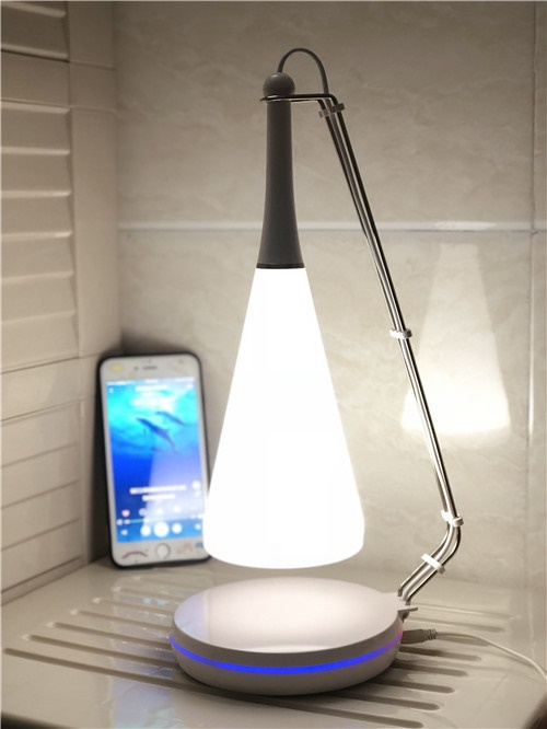 無線充電藍牙音響燈 無線充電藍牙音響燈